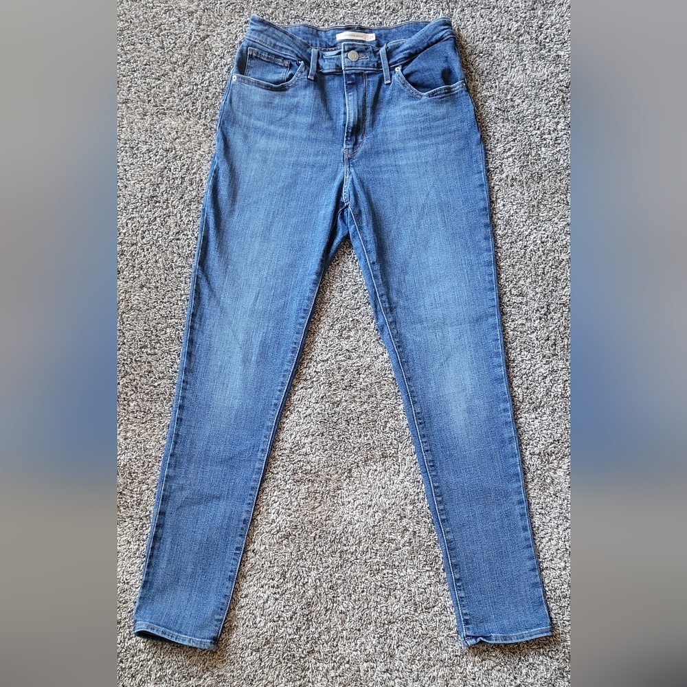 Levi’s 721 High Rise Skinny Jeans